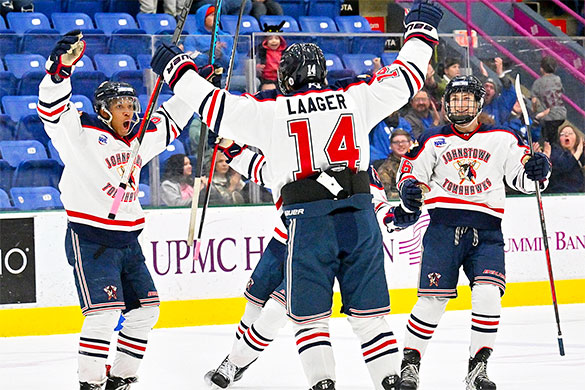 Ice Dogs offense explodes against Jets in Thanksgiving win, North American  Hockey League